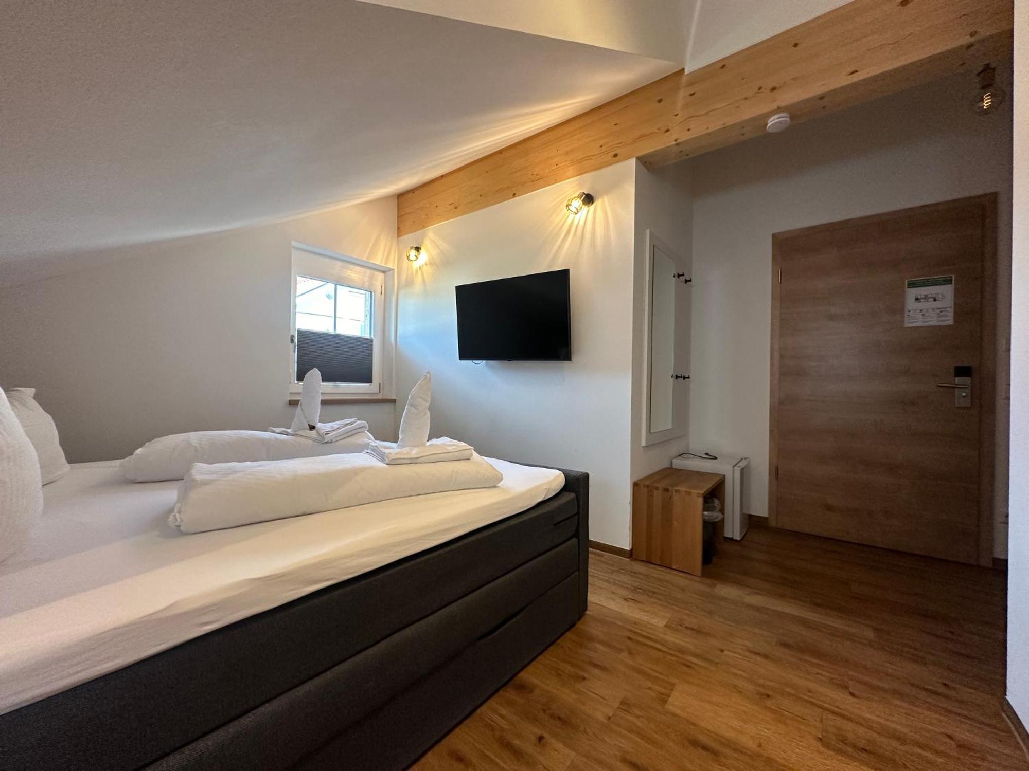 Landgasthaus Zum Kreuz Gbr Isny im Allgäu Екстериор снимка