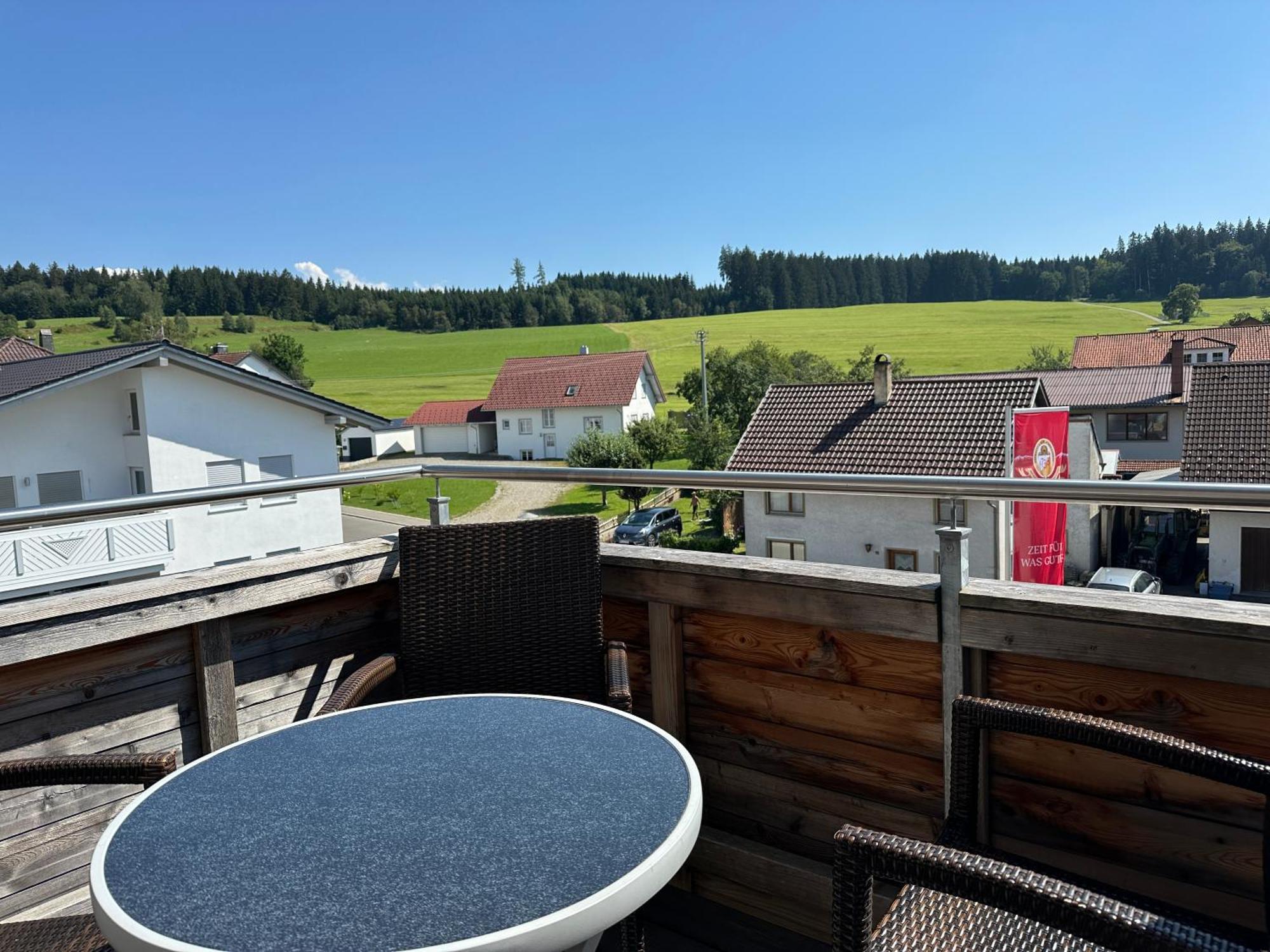 Landgasthaus Zum Kreuz Gbr Isny im Allgäu Екстериор снимка